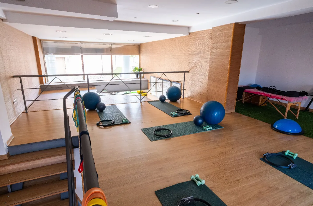 Esnatu's therapeutic pilates room seen from the stairs